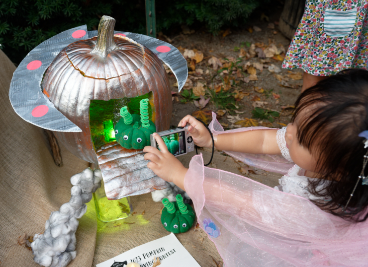 A pumpkin alien spacecraft called “Out of This World Cool” (pumpkin aliens included), gets its closeup. Photo: Carl Glassman/Tribeca Trib